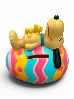 Vintage Whitman's Candies Snoopy & Woodstock Easter Egg Piggy Bank Peanuts